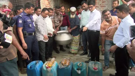 রংপুরে ৮৫ লিটার পেট্রোল-ডিজেল মজুত, ব্যবসায়ীকে জরিমানা