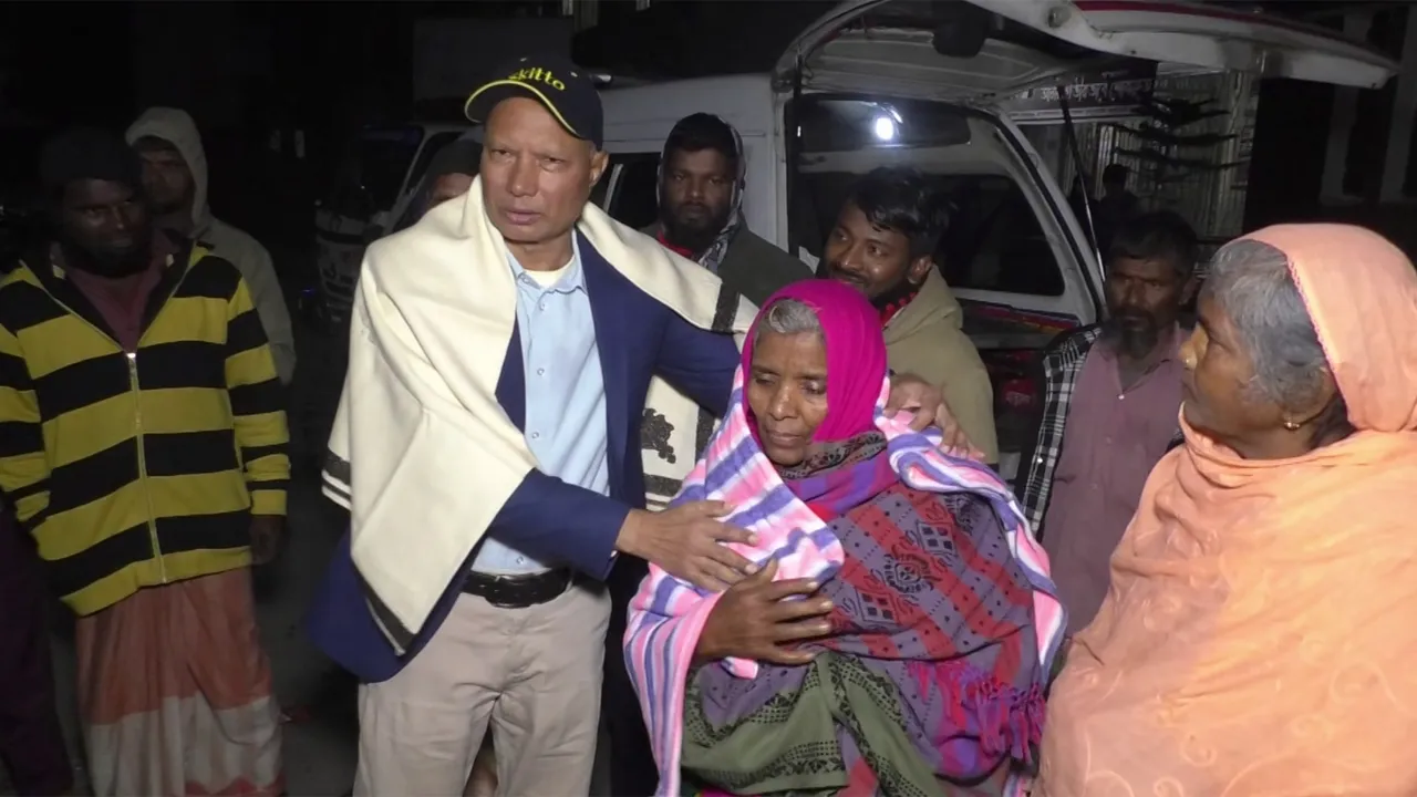 রংপুরে মহানগর পুলিশ কমিশনারের কম্বল বিতরণ