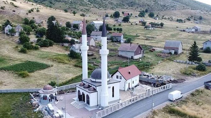 Ravno-Mosque--مسجد-رافنو