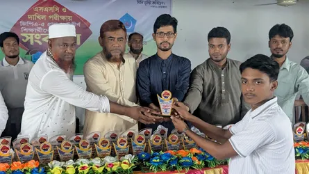 বড়াইগ্রামে ছাত্রশিবিরের উদ্যোগে জিপিএ-৫ প্রাপ্ত কৃতী শিক্ষার্থীদের সংবর্ধনা