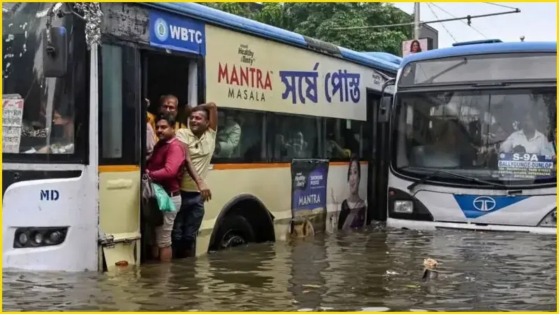 কলকাতায় জীবনেও এমন বৃষ্টি দেখিনি : মেয়র