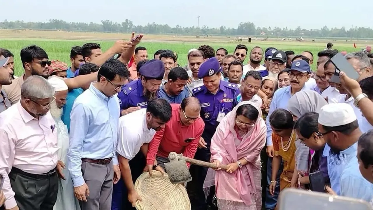 ৫ বছরে ২০ হাজার কিলোমিটার খাল খনন করা হবে : বিমানমন্ত্রী