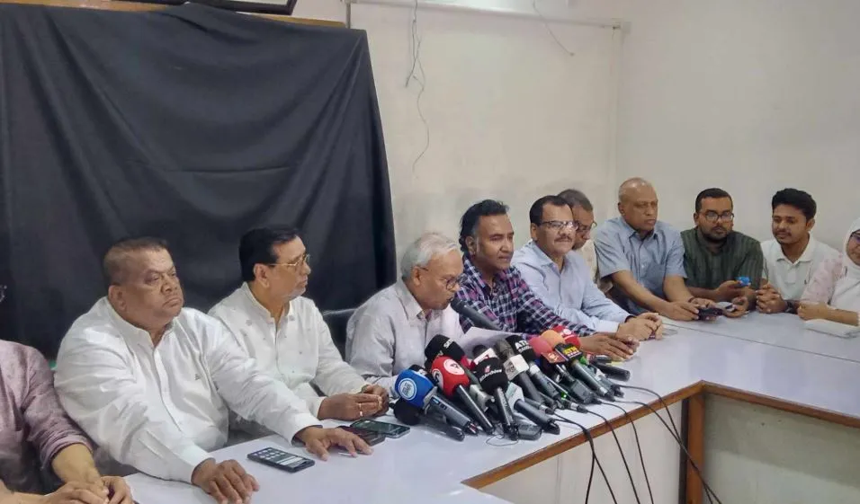 ওরা পলাতক, আমাদের নেত্রী পলাতক নয় : রিজভী