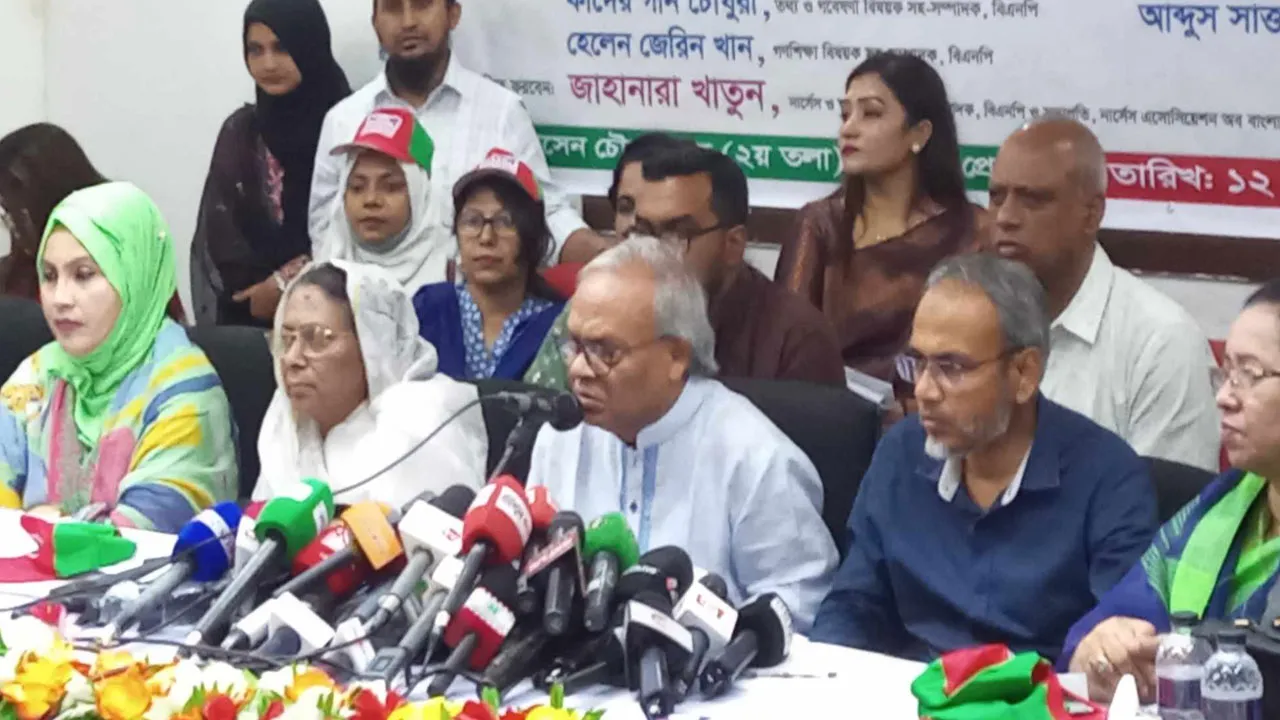 আবেগে নয়, অনেক দূর তাকিয়ে সিদ্ধান্ত নিন : সরকারকে রিজভী
