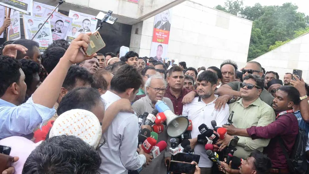 অপরাধ যত বড়ই হোক, ‘মব জাস্টিসে’ সমর্থনযোগ্য নয় : রিজভী