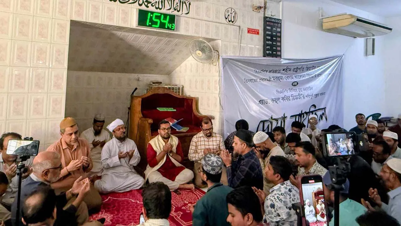 রিজভীর সুস্থতা ও দীর্ঘায়ু কামনায় দোয়া