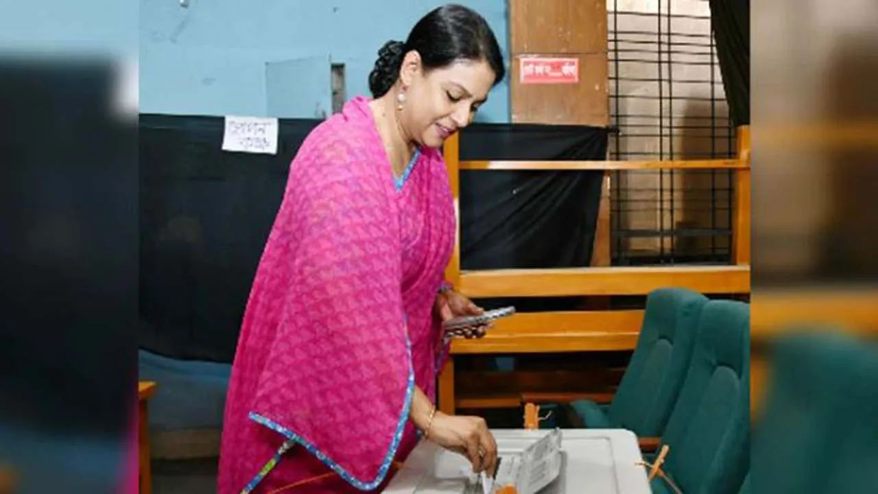 জনগণ স্বতঃস্ফূর্তভাবে ভোট প্রদান করছে : তথ্য উপদেষ্টা