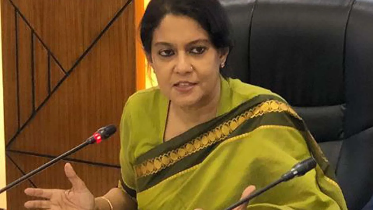 সম্মিলিত প্রচেষ্টায় ঢাকার নদীগুলো রক্ষা করতে হবে : উপদেষ্টা