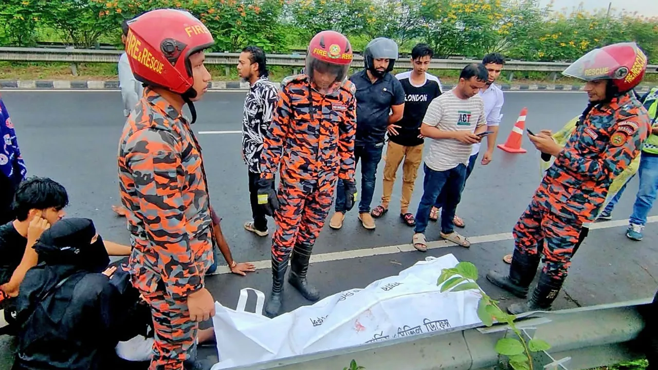 ঢাকা-মাওয়া এক্সপ্রেসওয়েতে সড়ক দুর্ঘটনায় সৌদি প্রবাসী যুবক নিহত