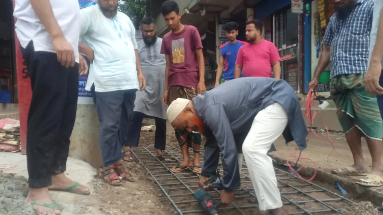মির্জাপুরে জামায়াতের অর্থায়নে রাস্তা সংস্কার