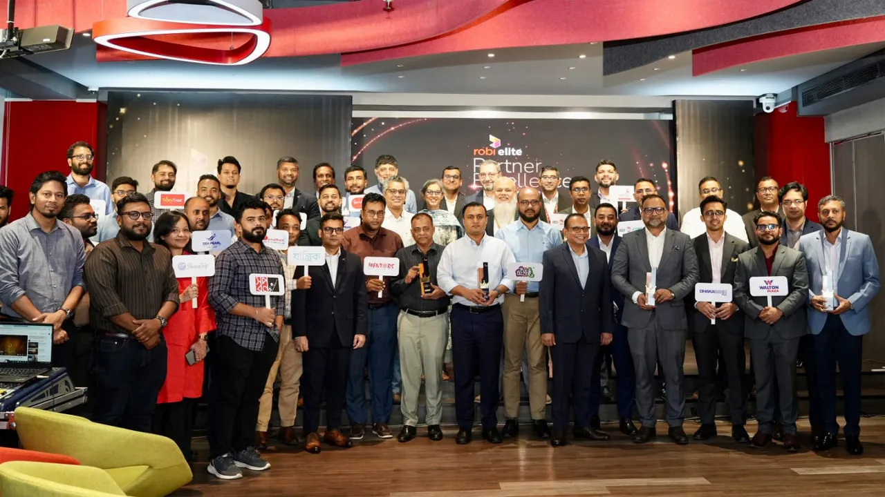 রবি এলিট পার্টনারস এক্সিলেন্স অ্যাওয়ার্ড পেল ২০টি প্রতিষ্ঠান