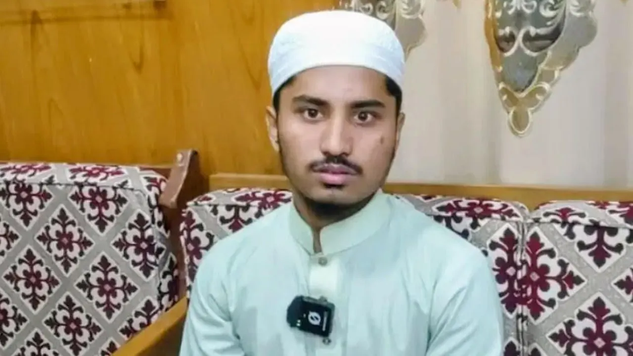 লাখ টাকার চুক্তিতে ভোটার হতে এসে ধরা রোহিঙ্গা যুবক