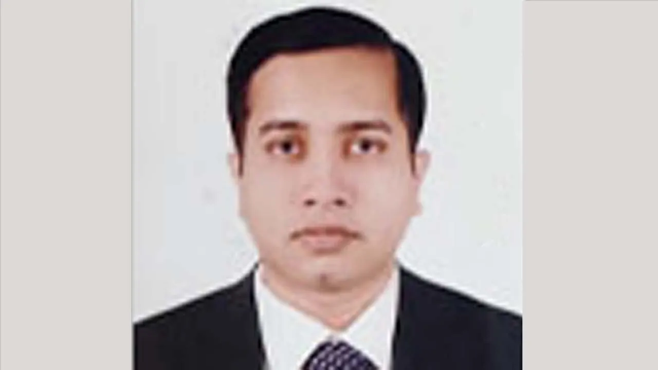 পদত্যাগ করলেন সহকারী অ্যাটর্নি জেনারেল আশিক রুবাইয়াৎ