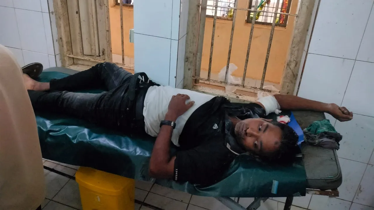 আনোয়ারায় চেতনানাশক দিয়ে ছিনতাই, আহত শ্রমিক হাসপাতালে