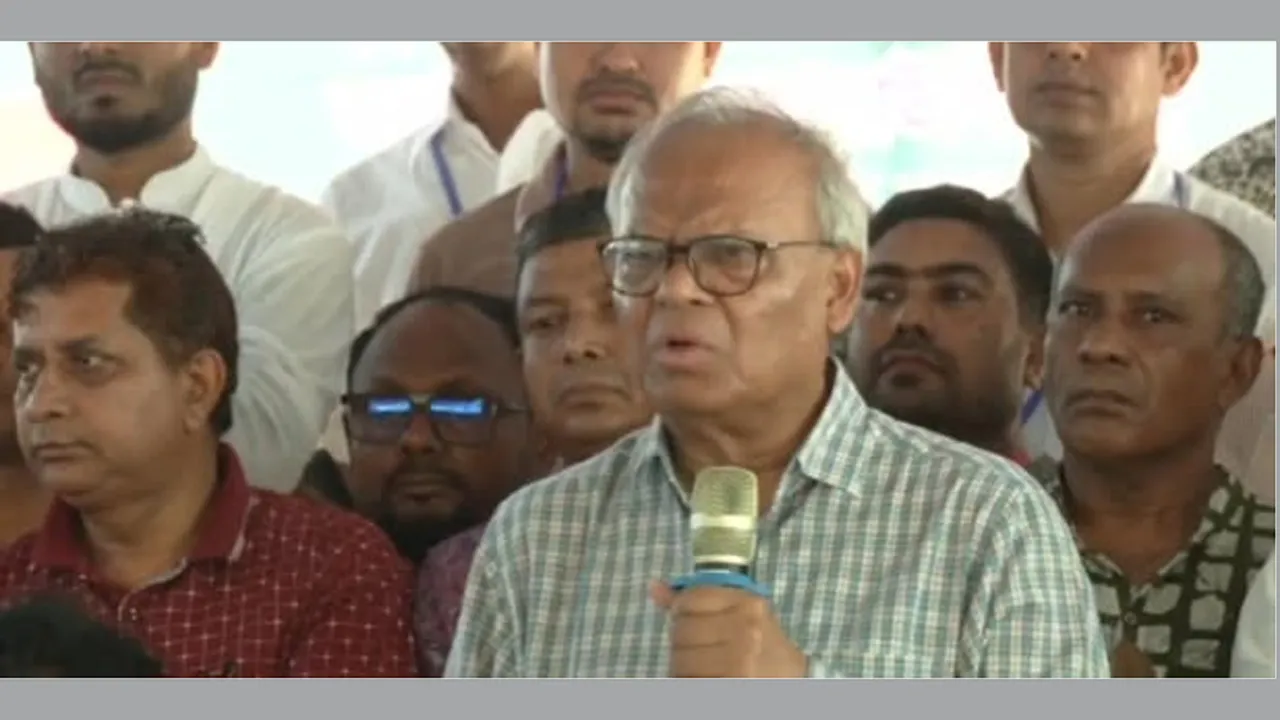 পরাজিত শক্তির চক্রান্তে ফাঁদে পা না দিতে বিরোধী দলের প্রতি আহ্বান রিজভীর