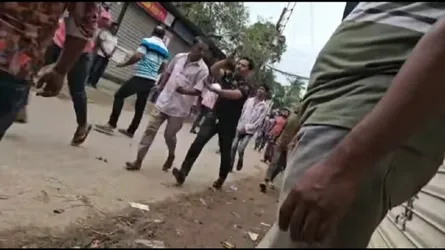 রূপগঞ্জে স্বেচ্ছাসেবক দলের দুই গ্রুপের সংঘর্ষ-গোলাগুলিতে আহত ১৬