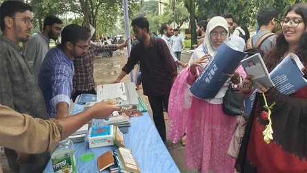 নবীন শিক্ষার্থীদের সহযোগিতায় শাবিপ্রবিতে ছাত্রশিবিরের হেল্প ডেস্ক