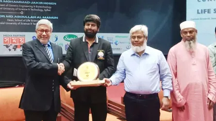 সাস্টের আন্তর্জাতিক সম্মেলনে মানারাত ইউনিভার্সিটির ভিসি ড. আবদুর রব ‘গেস্ট অব অনার’