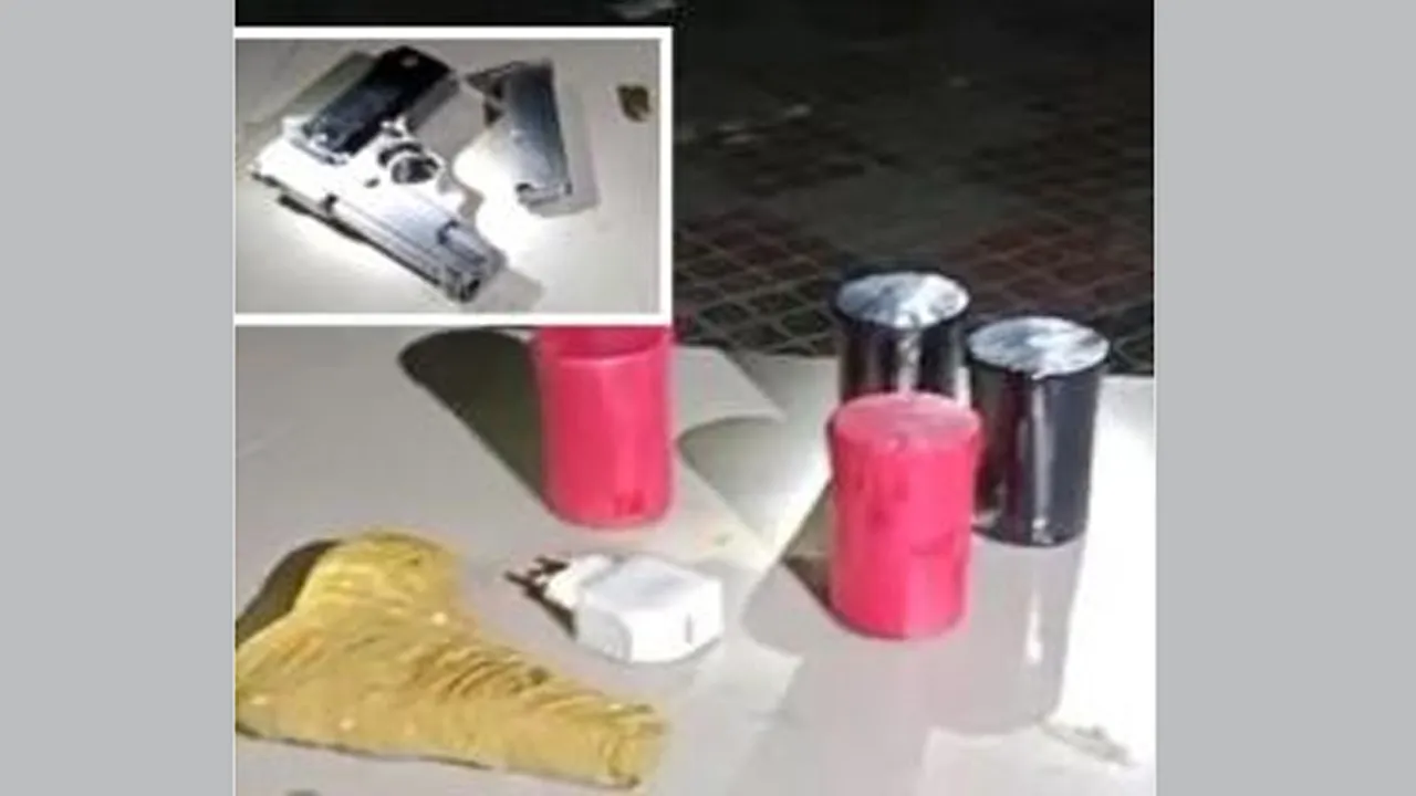 সদরপুরে বিদেশি পিস্তল, গুলি ও ককটেল উদ্ধার