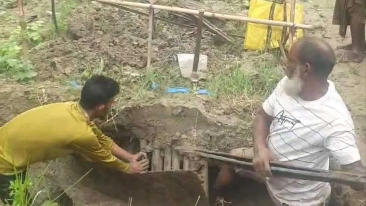 সাদুল্লাপুরে দাফনের ৭৫ দিন পর বৃদ্ধের লাশ উত্তোলন