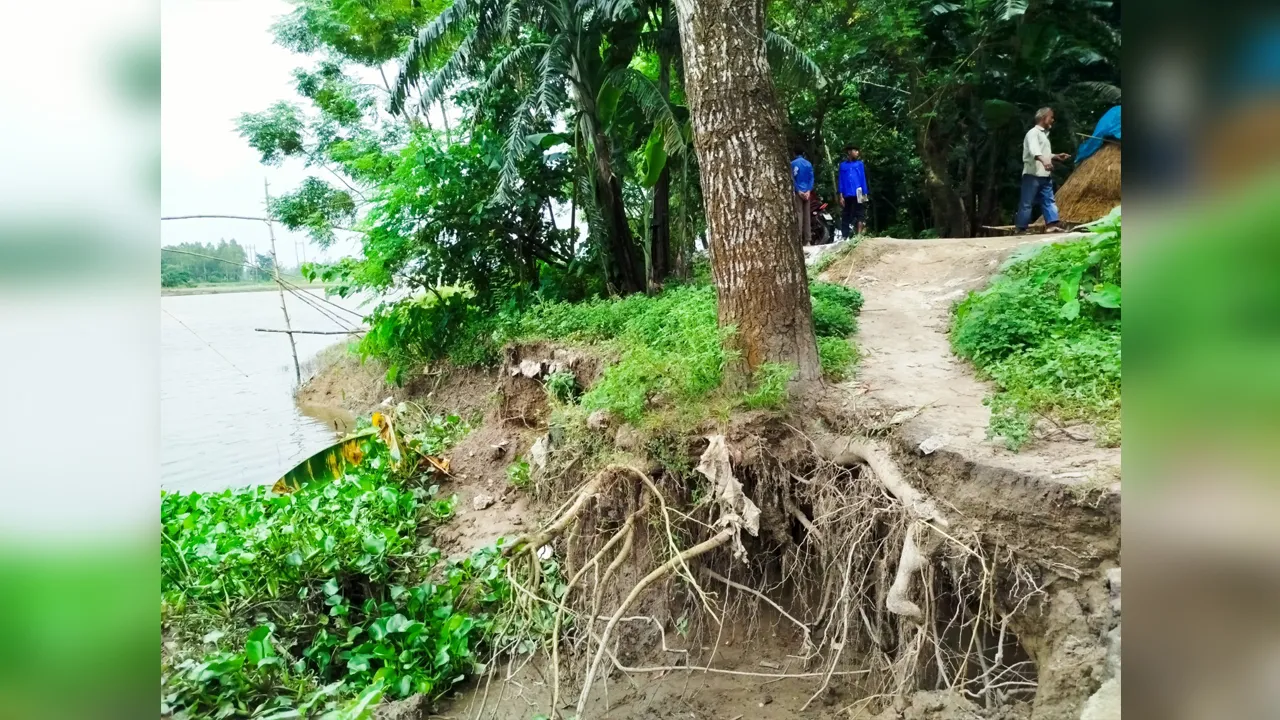 ‎বাঙ্গালী নদীর ভাঙনের মুখে ২৮ কোটি টাকার ত্রিমোহনী সেতু