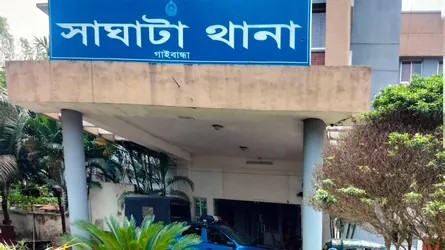 যমুনা নদী রক্ষা প্রকল্পে পাচারকালে স্থানীয়দের হাতে ৬ জন আটক