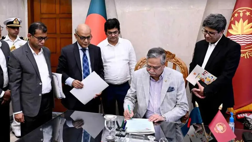 বাজেটের প্রস্তাবিত অর্থবিলে স্বাক্ষর করলেন রাষ্ট্রপতি