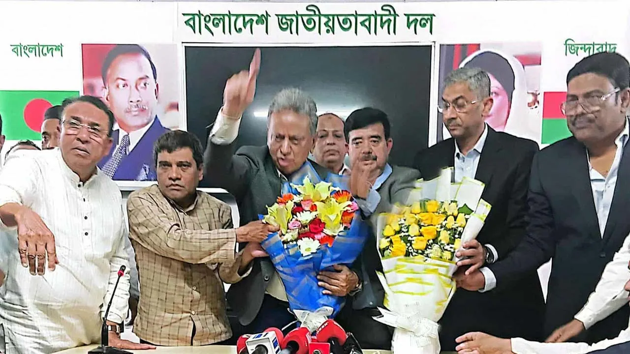 দল বিলুপ্ত করে বিএনপিতে শাহাদাত হোসেন সেলিম, লড়বেন যে আসনে