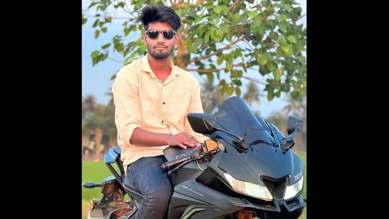 মহেশপুরে মোটরসাইকেল ও লাটা হাম্বার সংঘর্ষে যুবক নিহত