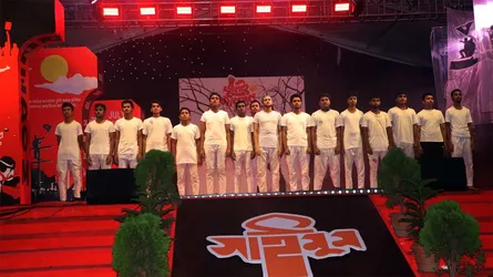 ইতিহাস, যন্ত্রণা ও গণজাগরণের চিত্রপট
