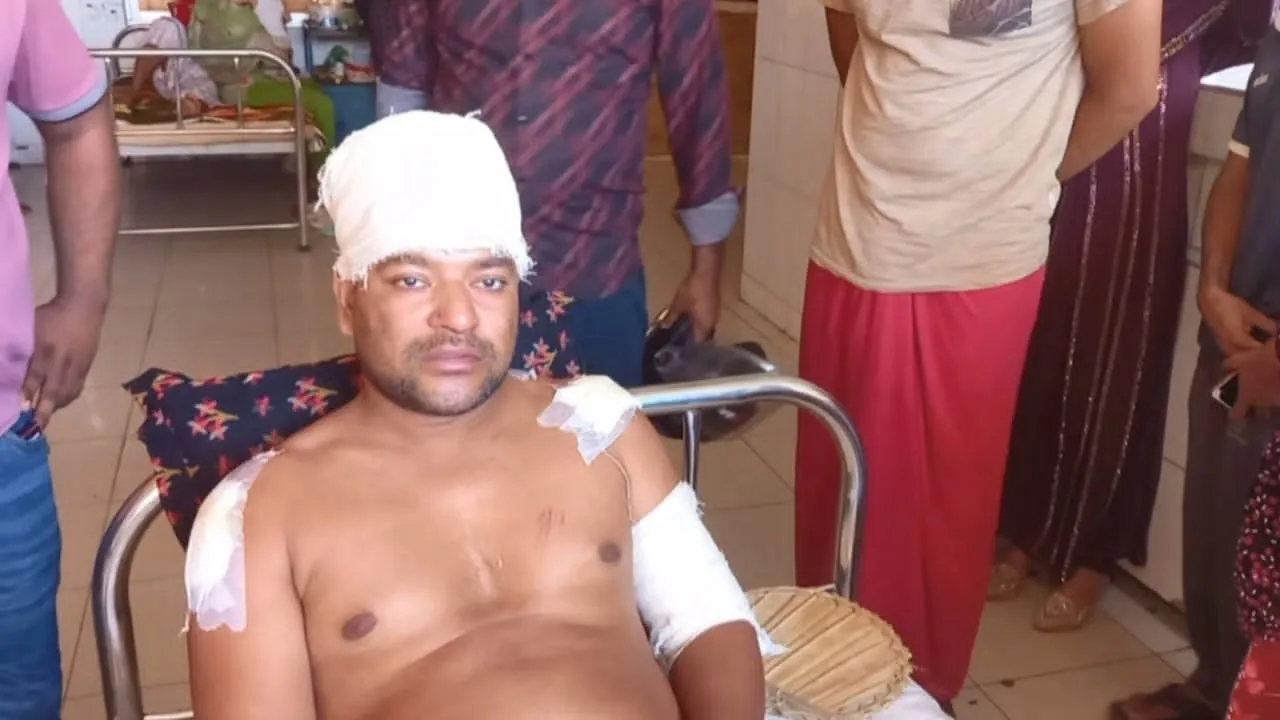 মাদারীপুরে জমির দ্বন্দ্বে বাড়িঘরে হামলা-লুটপাট, আহত ৪