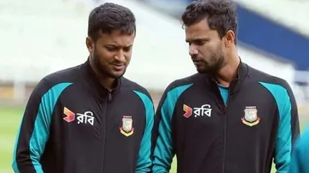 বিসিবি নির্বাচনে ভোট দিতে পারবেন না সাকিব-মাশরাফী