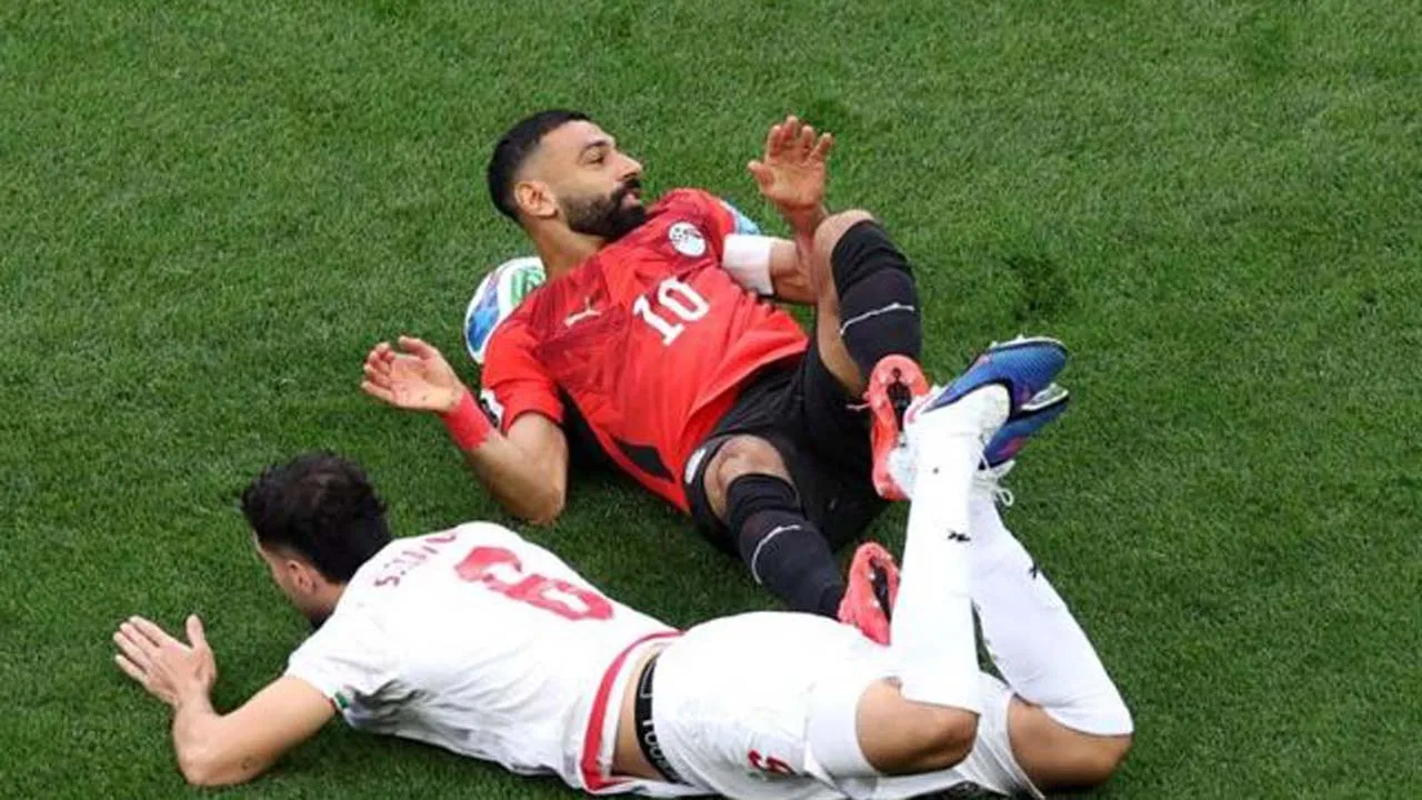 শেষ ৩২’এ অনিশ্চিত মোহাম্মদ সালাহ