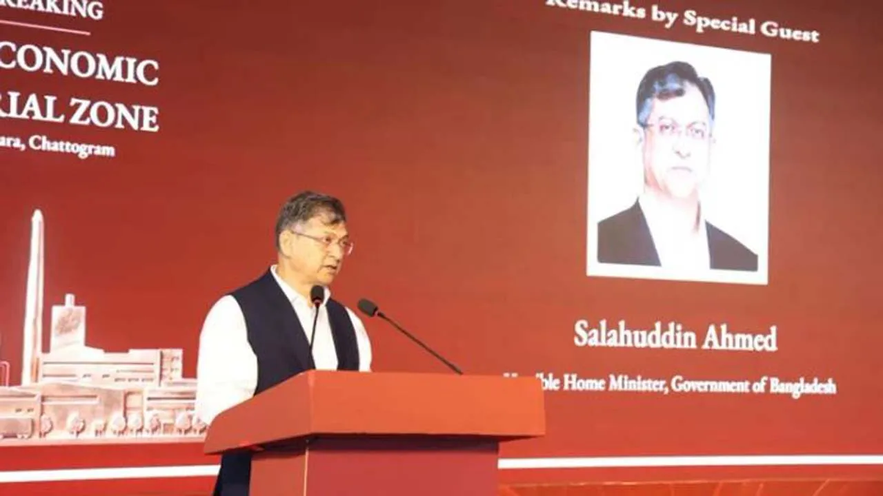 বিনিয়োগকারীদের নিরাপদ ও স্থিতিশীল পরিবেশ নিশ্চিতে গুরুত্ব দিচ্ছে সরকার : স্বরাষ্ট্রমন্ত্রী