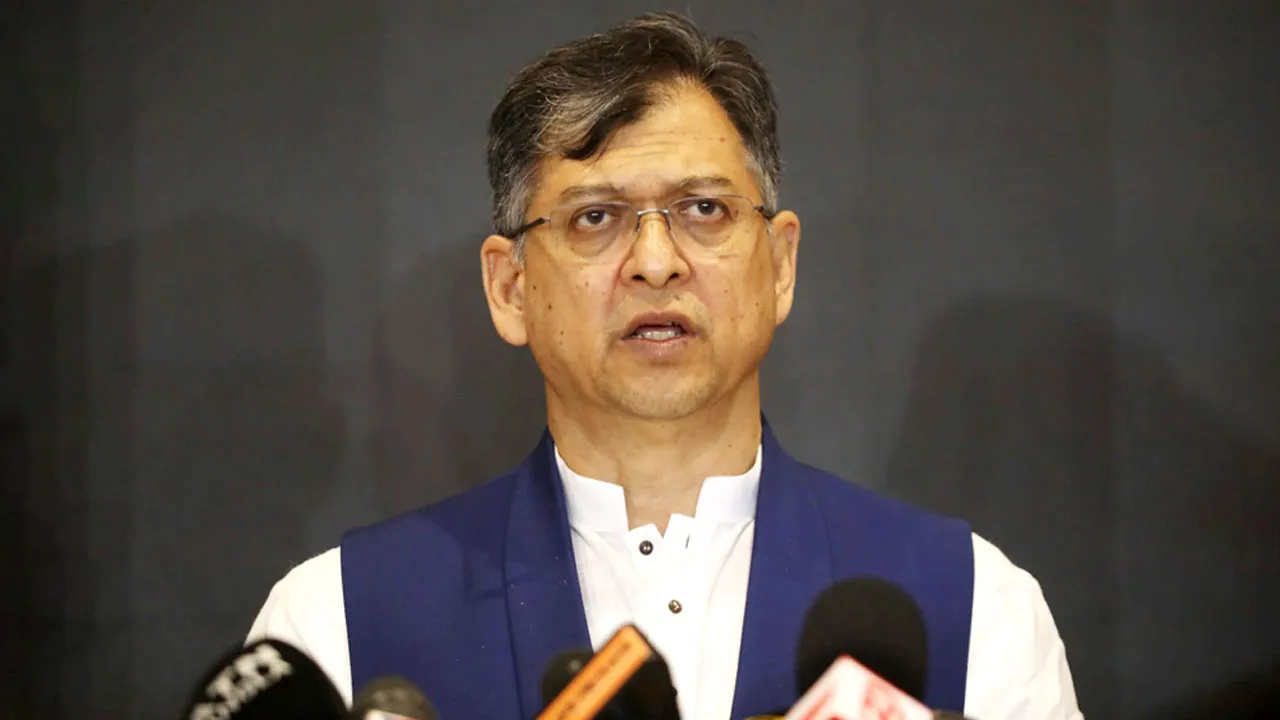সালাহউদ্দিন আহমেদের নামে ভুয়া মন্তব্য প্রচার শনাক্ত