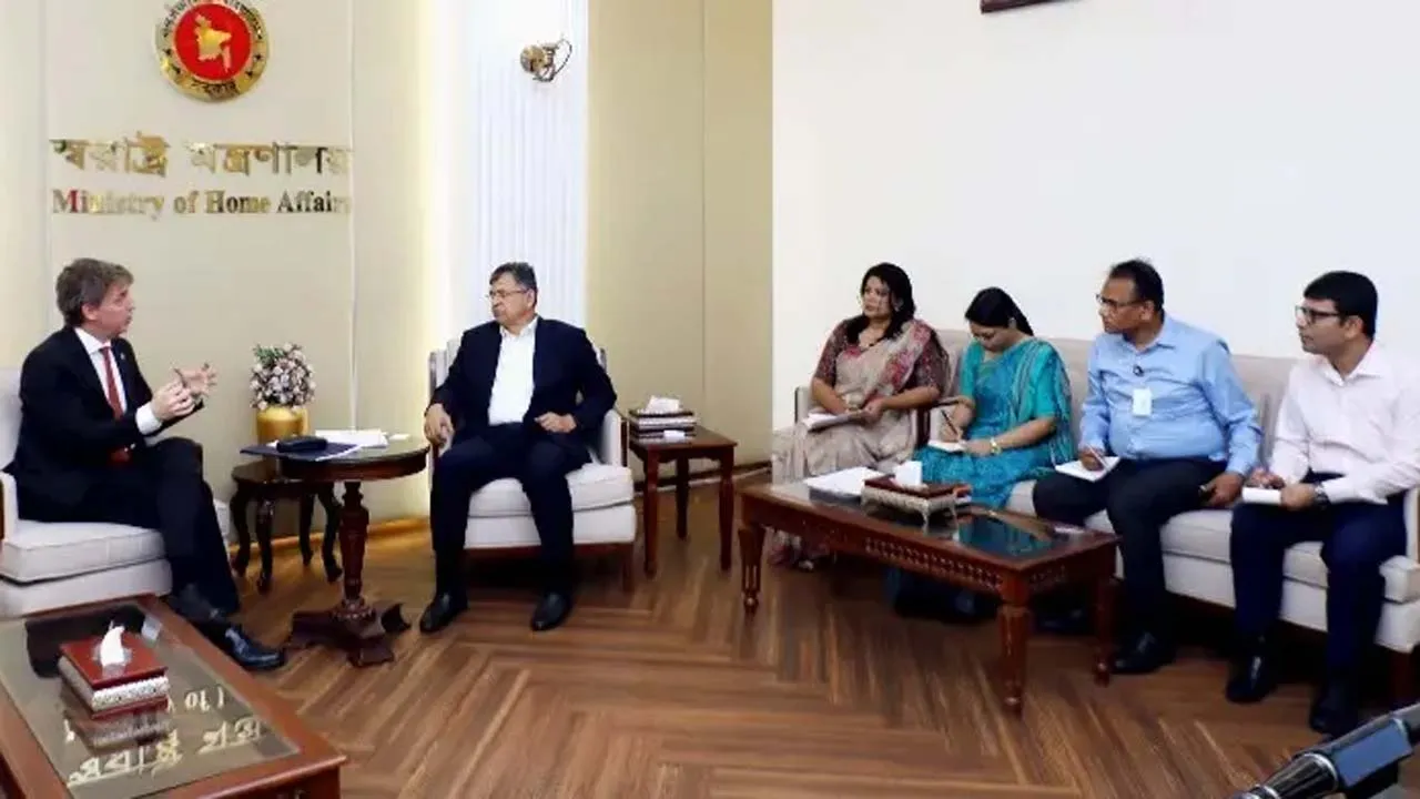 রোহিঙ্গাদের জন্য আরো সুইডিশ সহায়তা চাইলেন স্বরাষ্ট্রমন্ত্রী