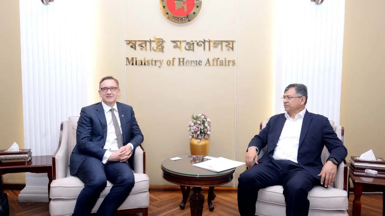 স্বরাষ্ট্রমন্ত্রীর সাথে অস্ট্রেলিয়ার সহকারী মন্ত্রীর সাক্ষাৎ