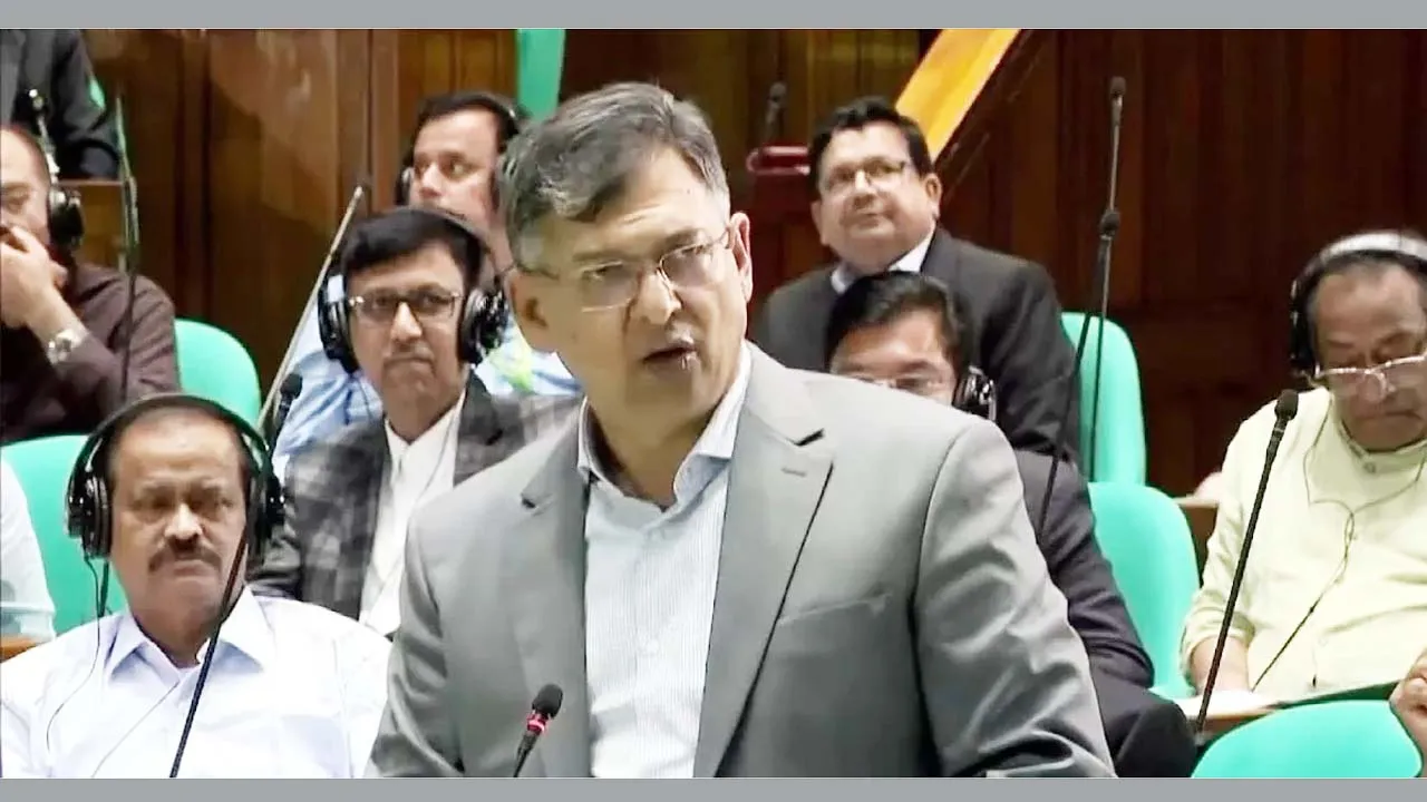 জুলাইযোদ্ধাদের সুরক্ষা দিতে সরকার অঙ্গীকারবদ্ধ : স্বরাষ্ট্রমন্ত্রী