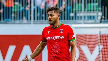 পেলের ক্লাবে খেলতে যাচ্ছেন বাংলাদেশের সামিত সোম