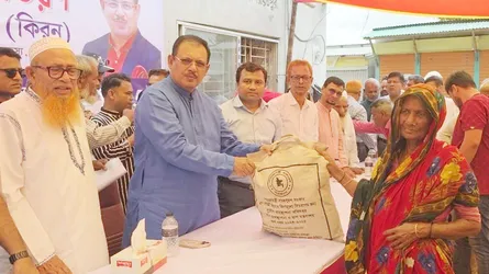 শরীয়তপুরে ২০০ অসহায় পরিবারের মাঝে খাদ্য সহায়তা বিতরণ