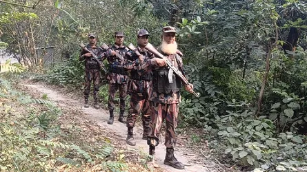 খুলনায় এনসিপি নেতা গুলিবিদ্ধের ঘটনায় সাতক্ষীরা সীমান্ত সীল, চেকপোষ্ট বসিয়ে বিজিবির টহল