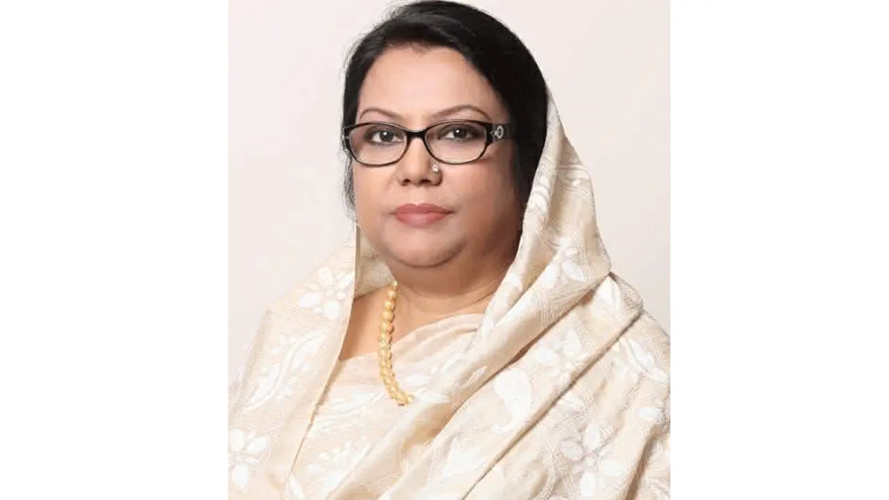 মানিকগঞ্জে বিশ্বমানের স্টেডিয়াম গড়ার উদ্যোগ নিলেন বিমানমন্ত্রী রিতা