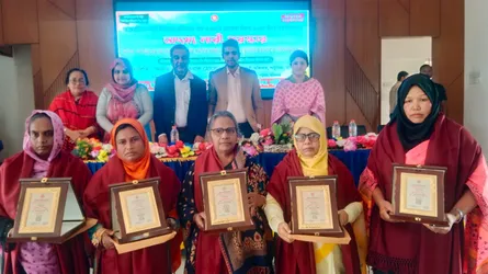 সাটুরিয়ায় ৫ অদম্য নারীকে সম্মাননা