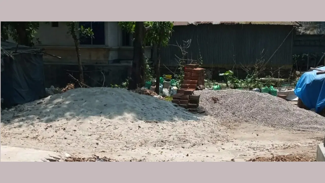 সাটুরিয়ায় ঘুষ না দেয়ায় কাজ বন্ধ রাখার অভিযোগ