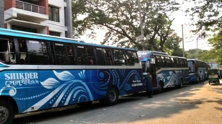 সাভারে কলেজছাত্রকে বাস থেকে ফেলে দেয়ার অভিযোগে ১১ বাস আটক
