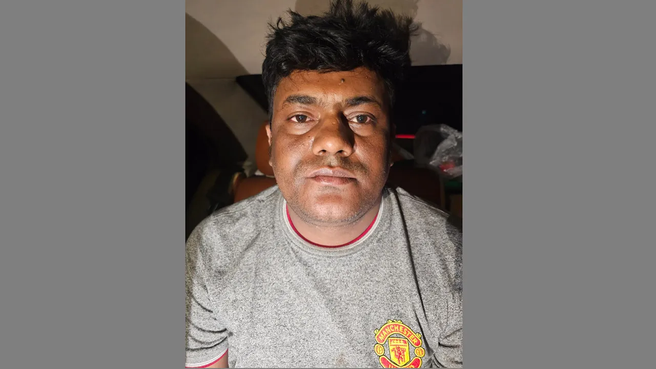 সাভারে নিষিদ্ধ ছাত্রলীগের ব্যানারে ঝটিকা মিছিল, শ্রমিক লীগ নেতা গ্রেফতার