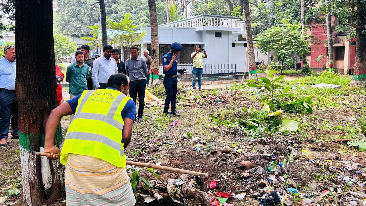 সাভারে ডেঙ্গু প্রতিরোধ ও পরিচ্ছন্নতা অভিযান শুরু