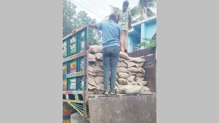 সাভারে ট্রাকভর্তি সরকারি চাল উদ্ধার