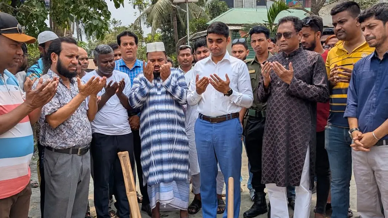 ধামরাইয়ে জুলাই অভ্যুত্থানের শহীদ সাদের নামে রাস্তার কাজ উদ্বোধন