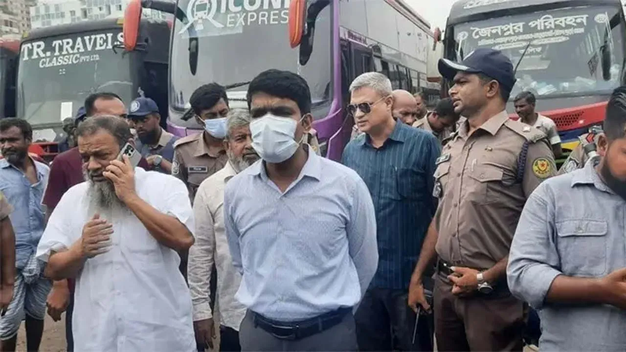 সায়েদাবাদ বাসস্ট্যান্ডে পরিত্যক্ত বাস অপসারণ ও জরিমানা